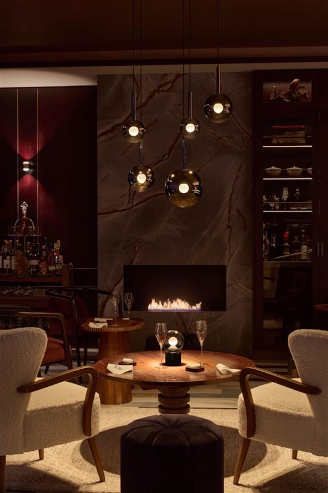 Luna pura auf Beistelltisch