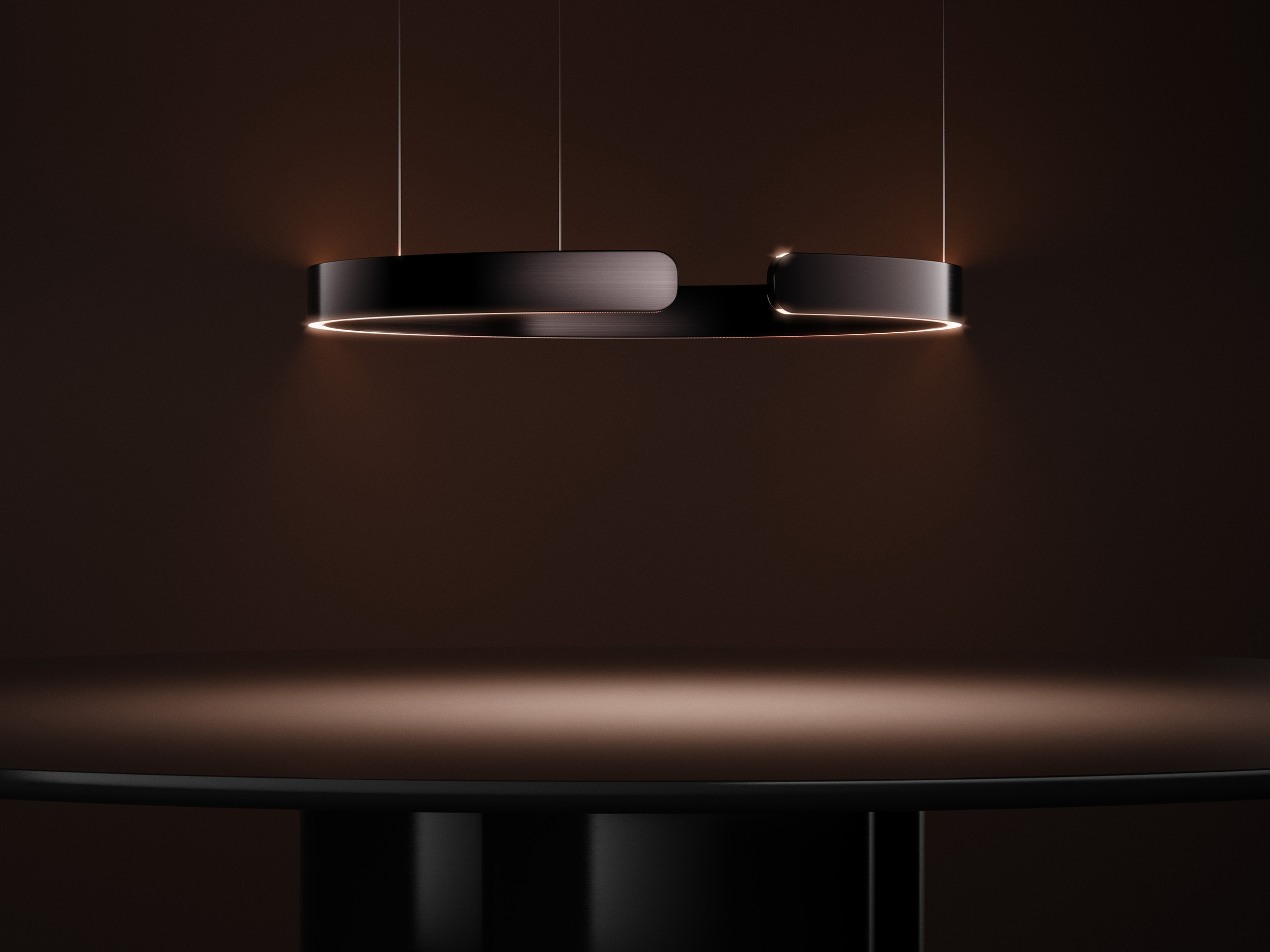Occhio Mito sospeso pendant luminaire close up over table