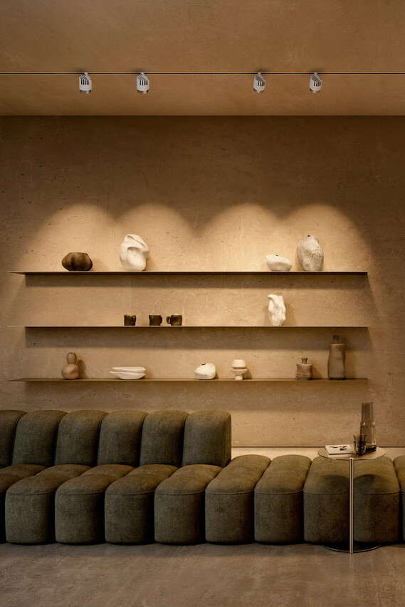 Occhio lui pico pro power spot luminaire in commercial space