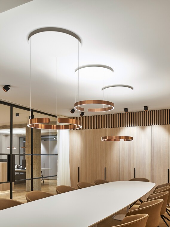 Pendant lamp Mito sospeso meeting room