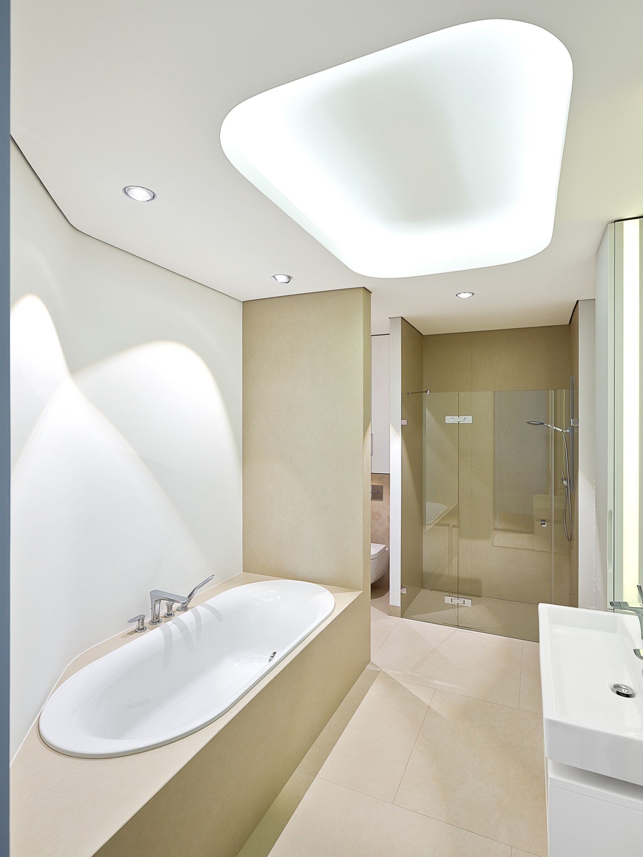 Più piano white ceiling spotlights in bathroom