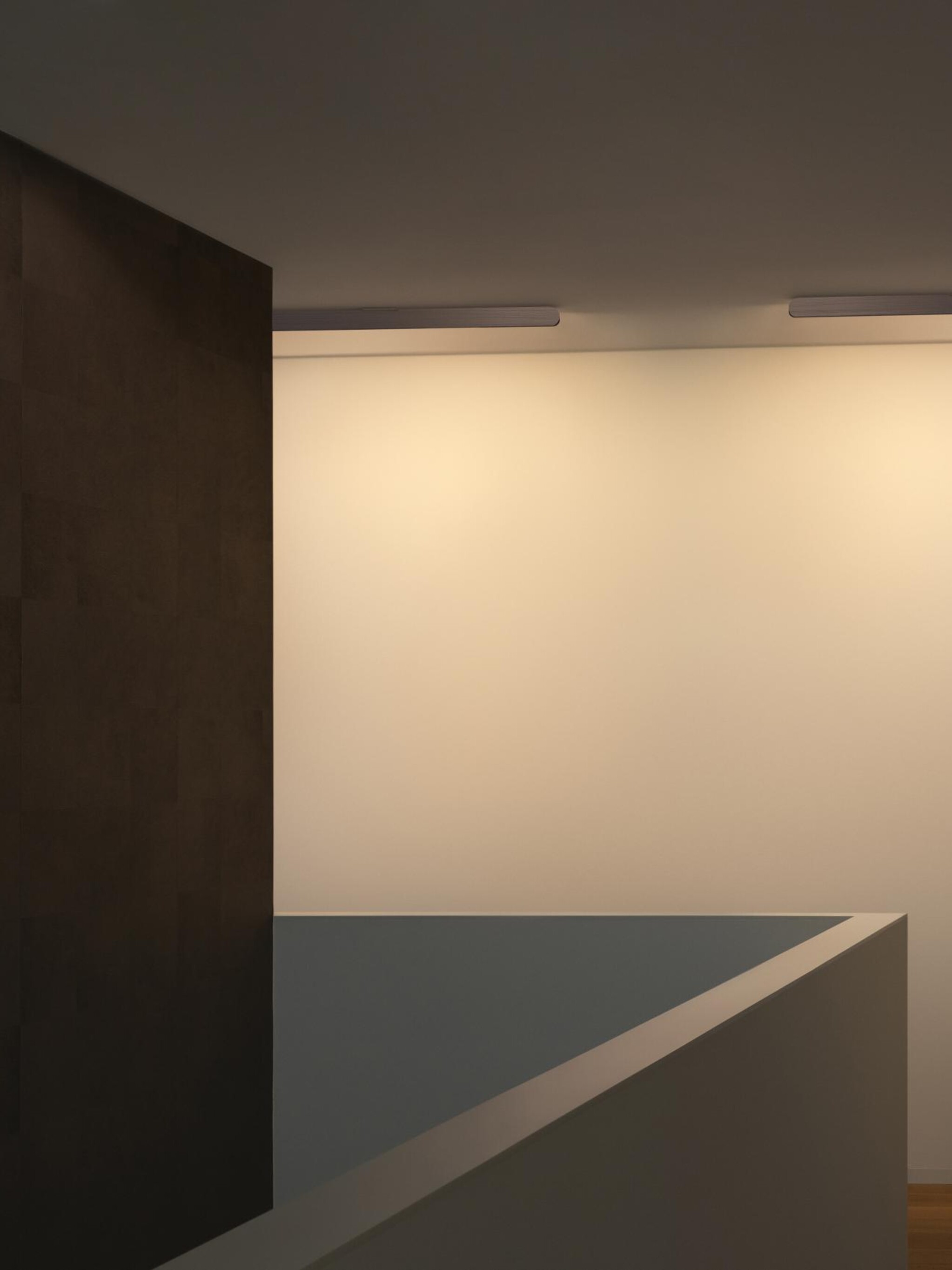 Mito alto side wall luminaire in gold matt