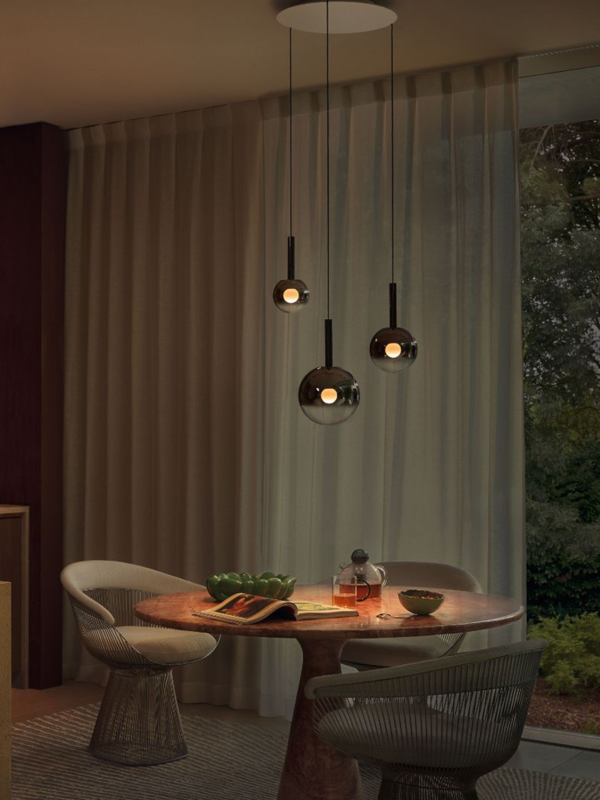 Luna sospeso and Luna scura in kitchen and dining area