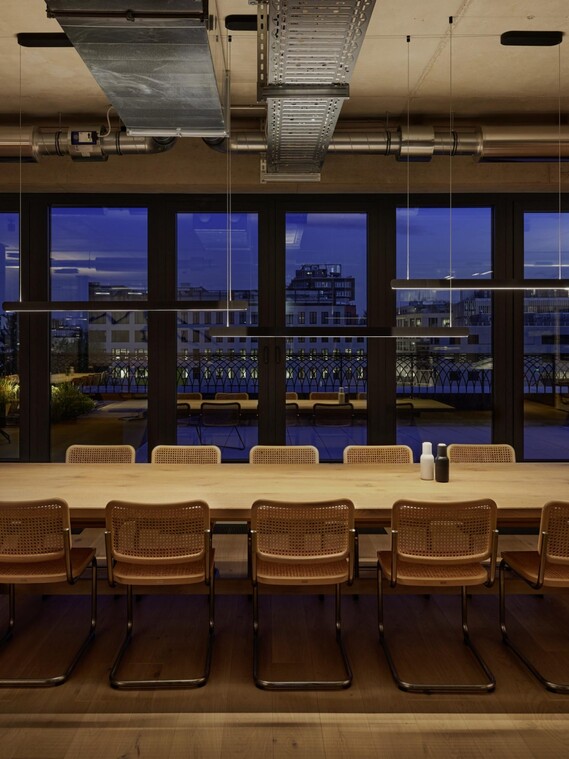 Stories_Bogner HQ6