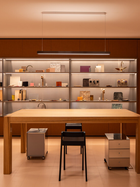 Dornbracht Showroom Mito volo über Tisch