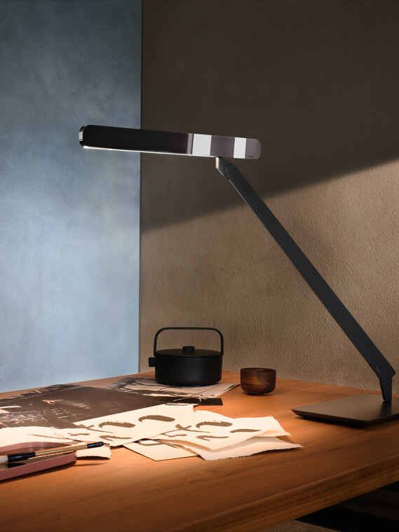 Taglio tavolo dark chrome Schreibtisch