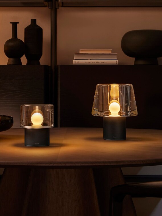 Occhio Era glass sphere table luminaire in dining situation