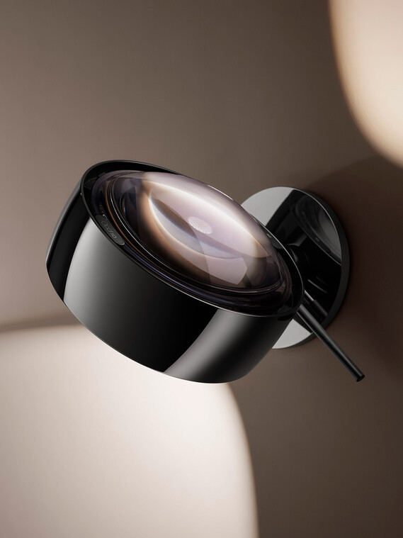 Milan Design Week dark chrome Sento verticale