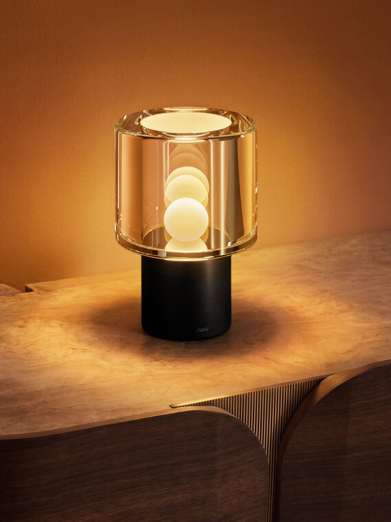 Occhio Era Design cordless lumonaire battery light glas on sidetable