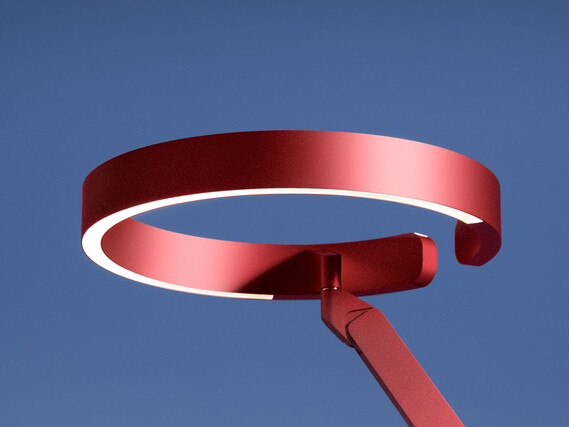 Occhio Gioia lettura reading luminaire on blue background