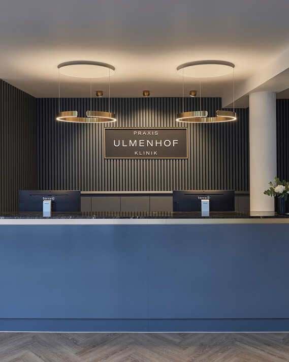 Praxisklinik Ulmenhof Eingangsbereich Mito sospeso
