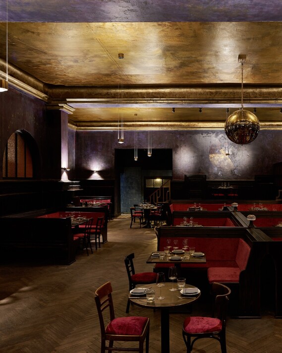 Claerchens Ballhaus Sento sospeso Disco innen