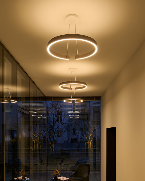 Mito aura alta CEO-Office