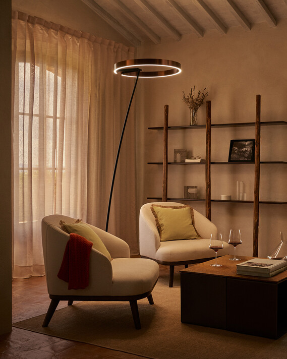 Occhio mito raggio mobile luminaire in living room situation