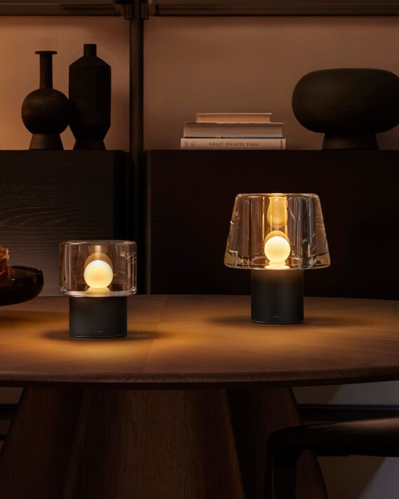 Occhio Era glass sphere table luminaire in dining situation