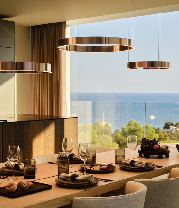 Pendelleuchte Mito sospeso rose gold Esstisch Casa de la Luz