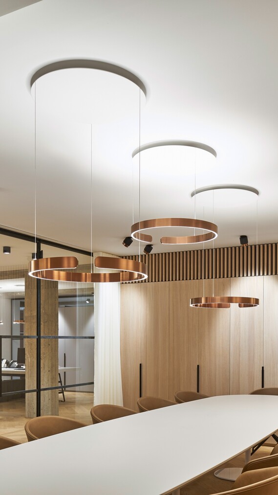 Pendant lamp Mito sospeso meeting room